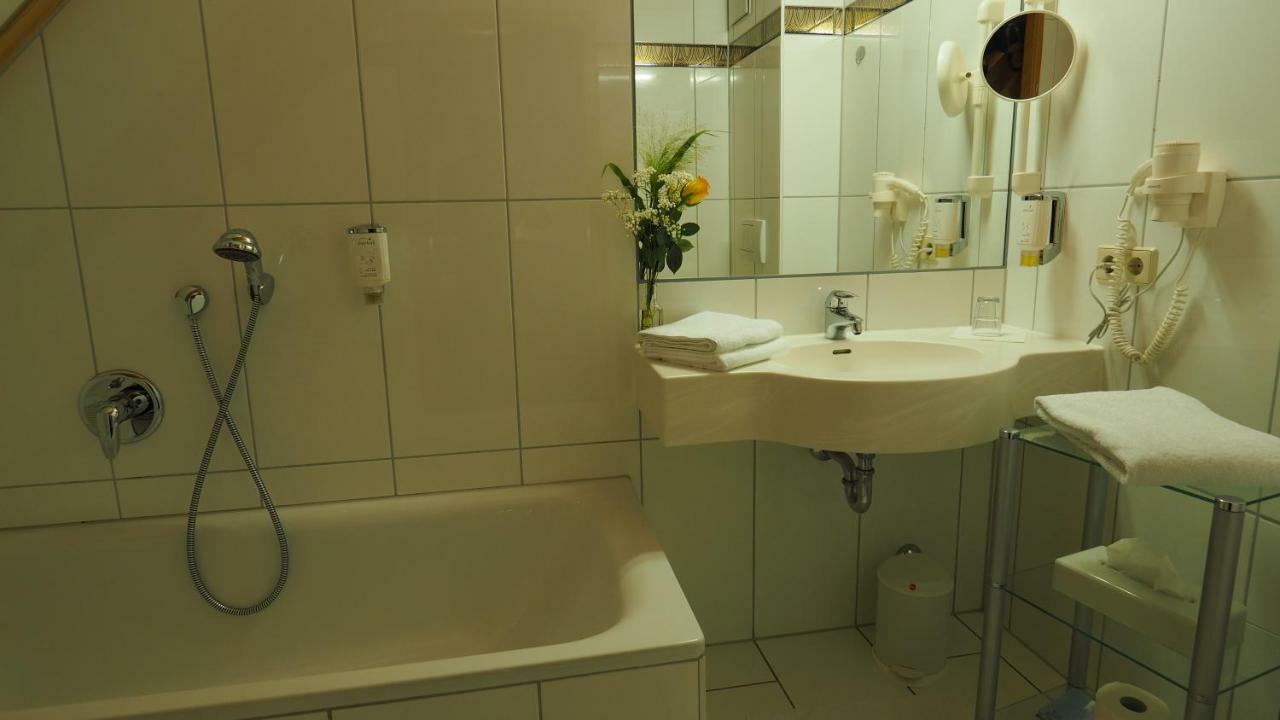 Hotel Gasthof Adler Ulm Dış mekan fotoğraf